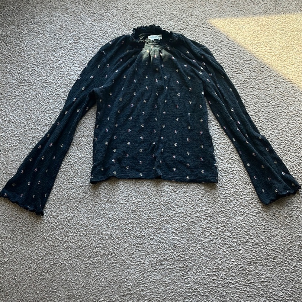 Cute Bell Sleeved Shirt
